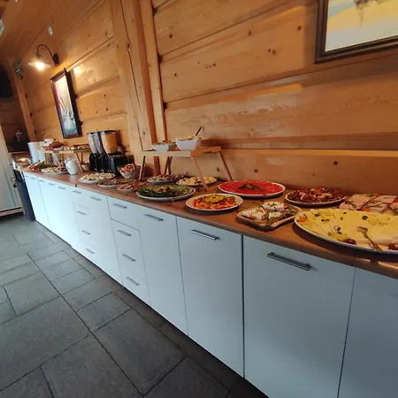 לינה וארוחת בוקר Karczma Rybna Rybaczowka Marina